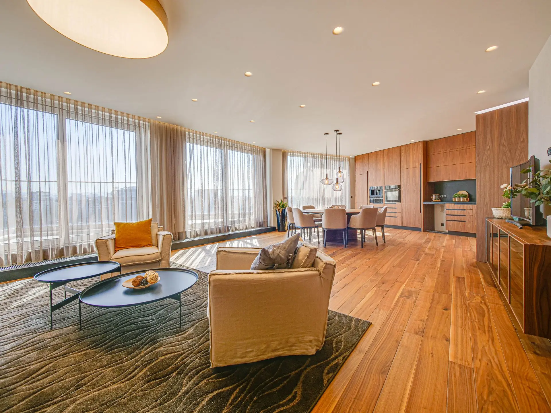 Magnificent three-bedroom apartment with a double garage in the Iztok district for sale