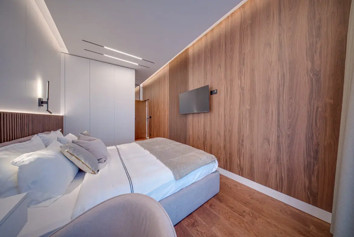 Stylish two-bedroom apartment in the emblematic building in Iztok district for sale