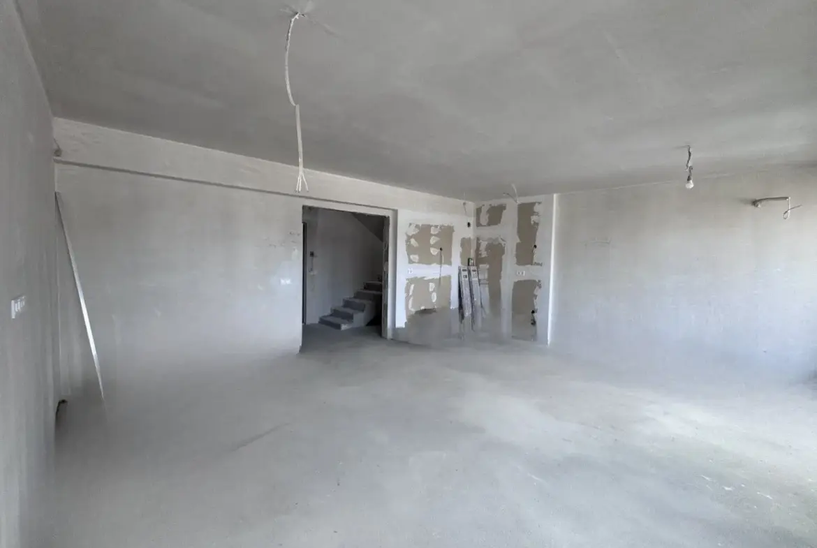 Three-bedroom apartment in a new luxury complex in Krastova vada