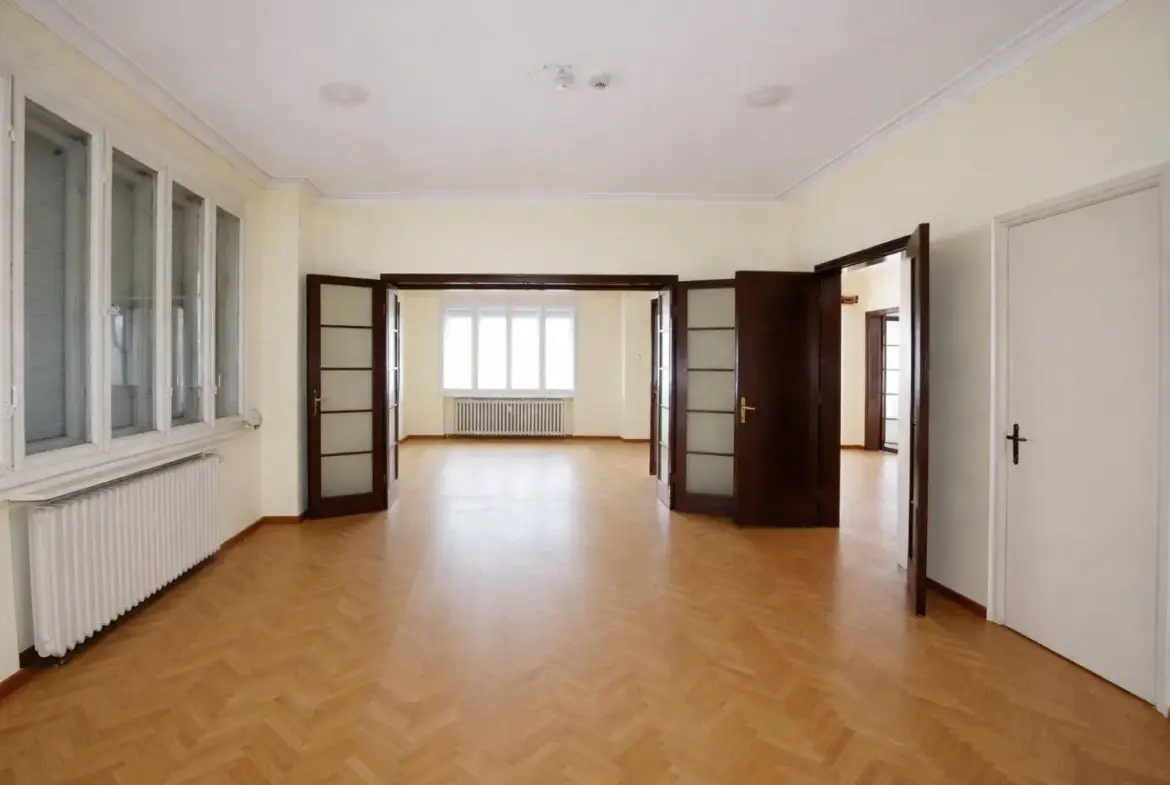 Aristocratic apartment in Doctor’s Monument for sale