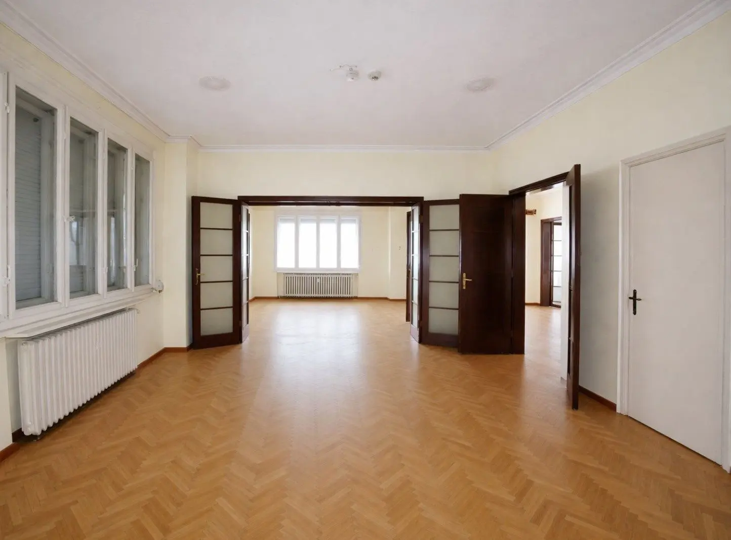Aristocratic apartment in Doctor’s Monument for sale