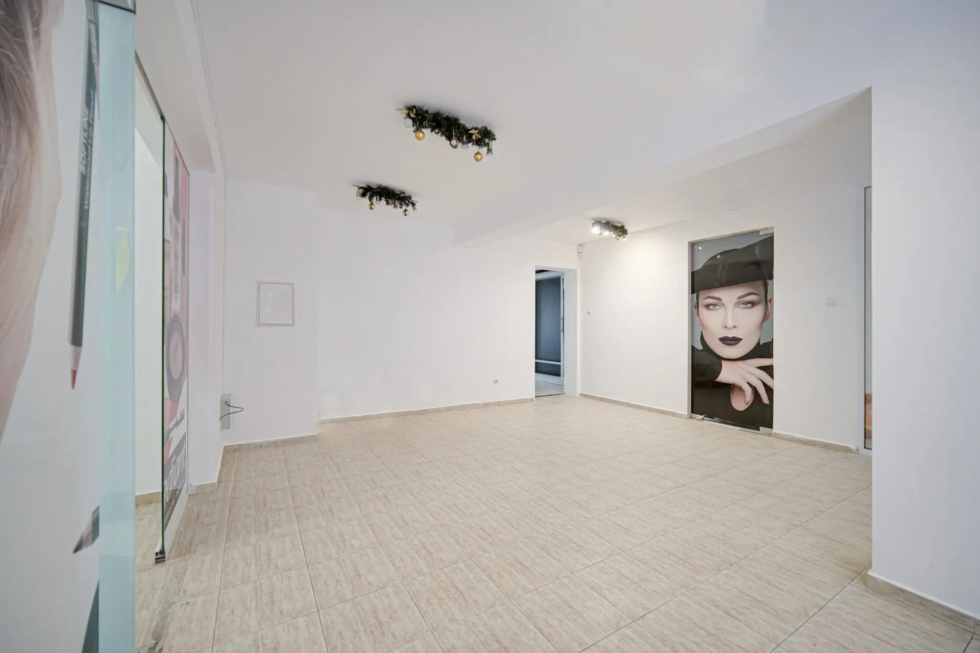 ad9b74b51926ba55f798ec3b88ae5526-1 Bright office on two floors in Lozenets district for sale