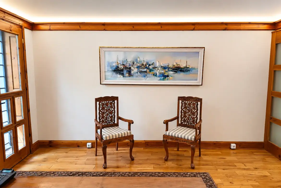 Detached house located in the heart of the old town and the iconic Greek Quarter