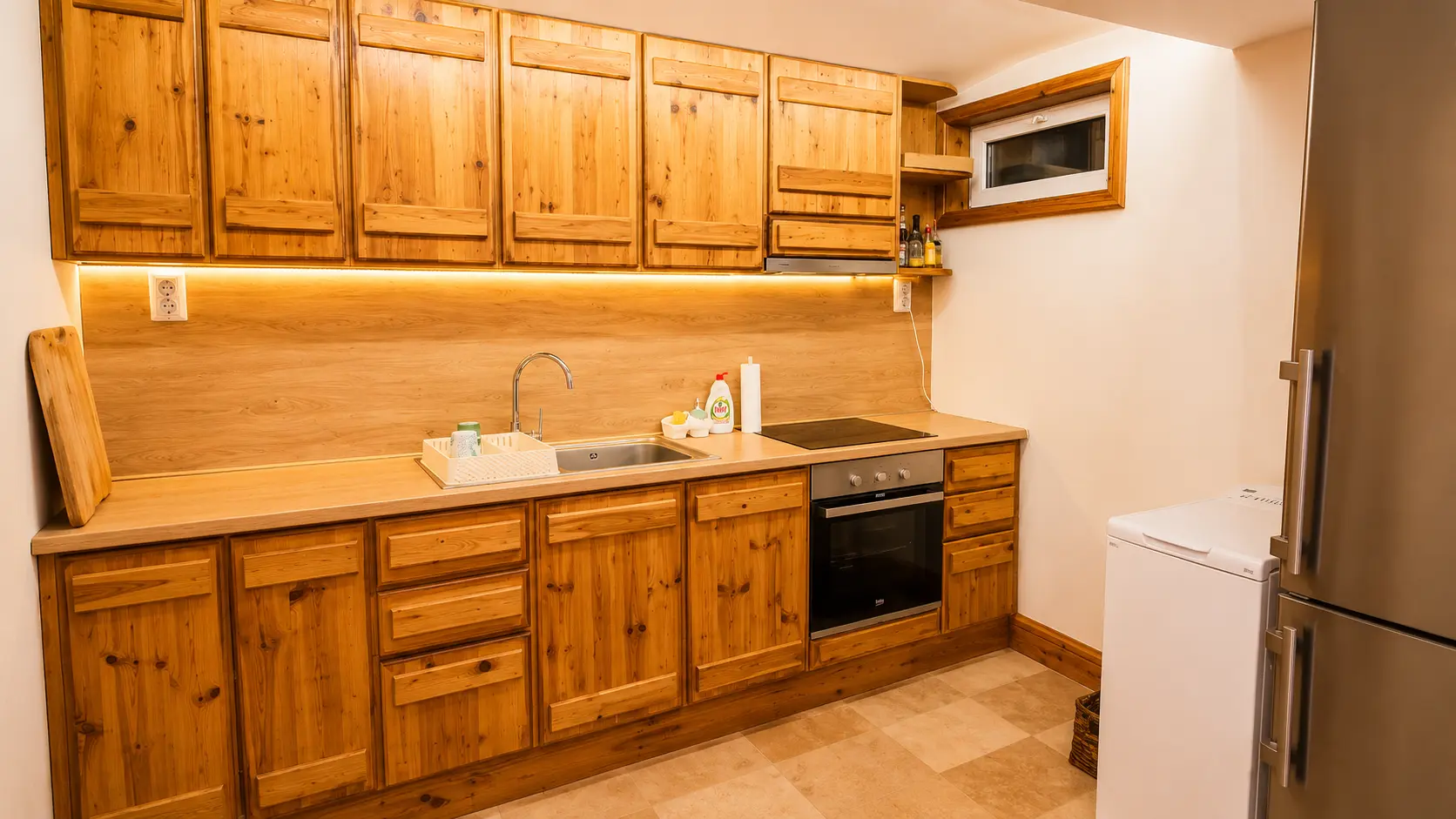 Detached house located in the heart of the old town and the iconic Greek Quarter