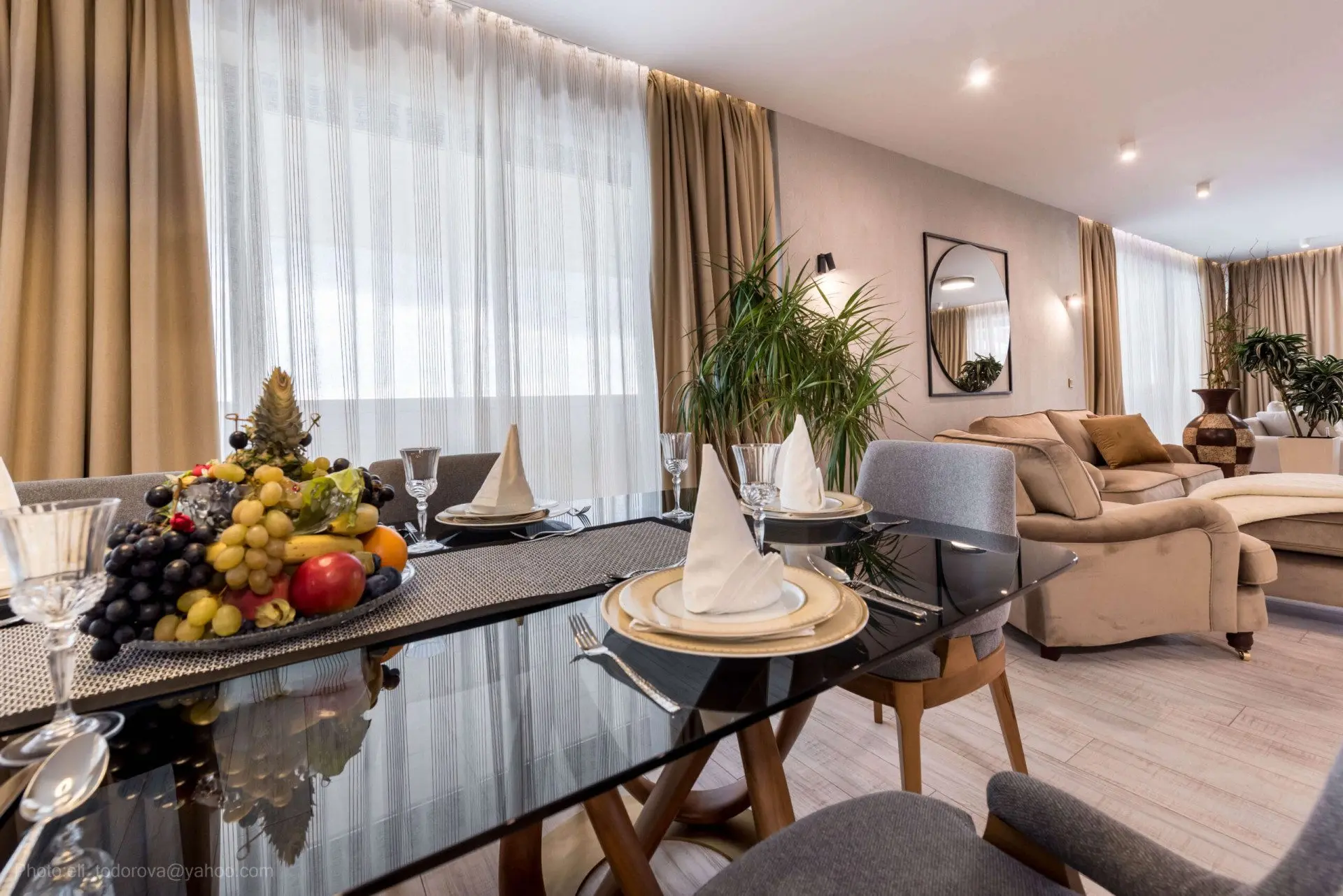 Luxury apartment next to the beach with a sea view