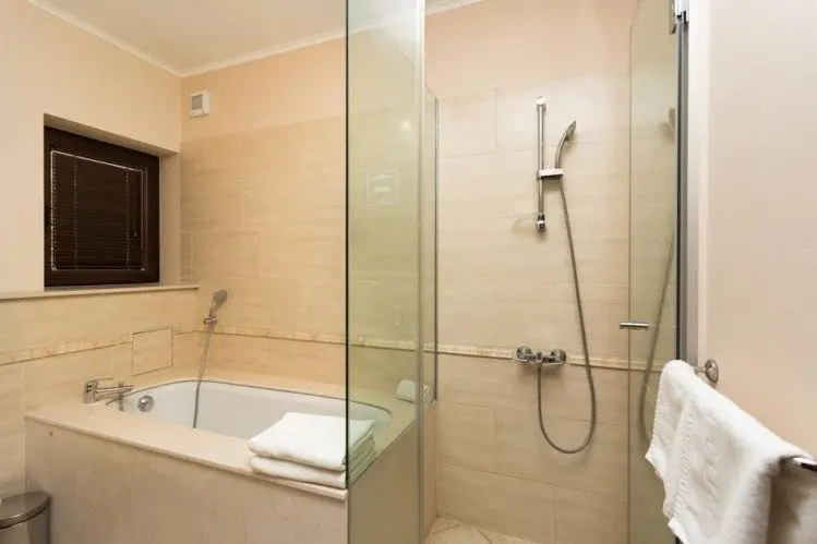 Apartment 3 rooms for sale in villa, Tharcian Cliffs compound, Bulgaria