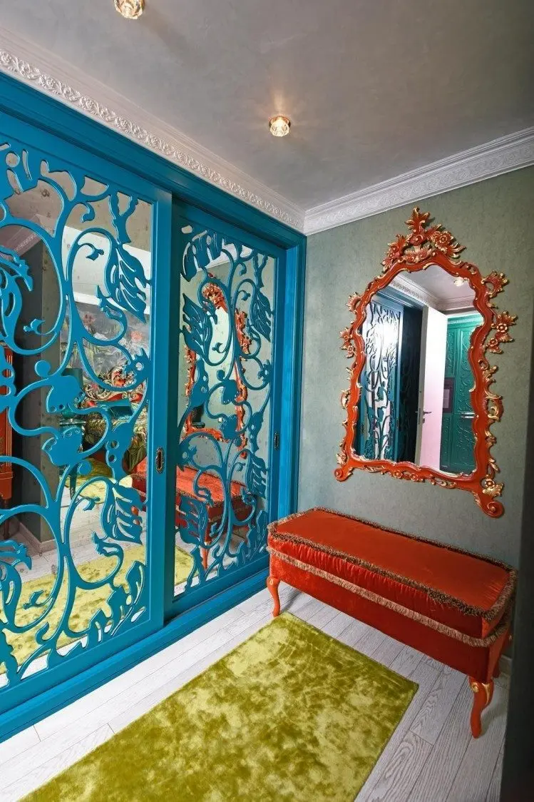 Apartment full of charm and color for sale on the Black Sea shore – Mamaia, Constanța County