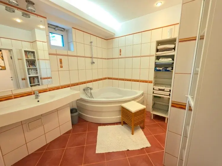 Apartment for sale 4 rooms Primaverii area, Bucharest 131.24 sqm