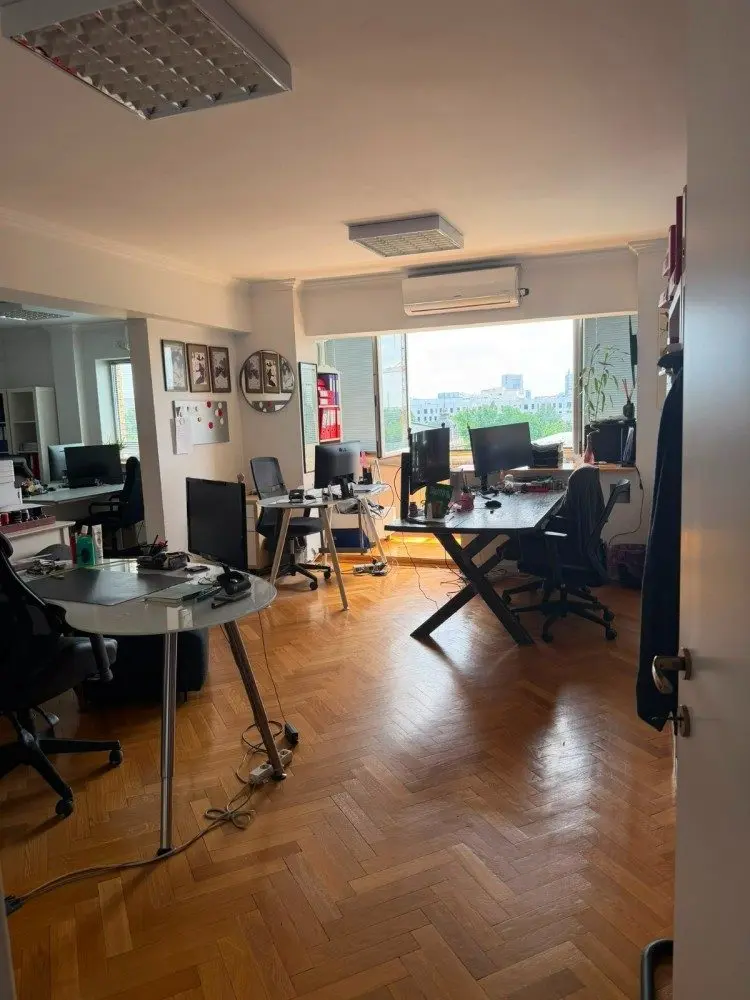 3 room apartment for sale Calea Victoriei area, Bucharest 93 sqm