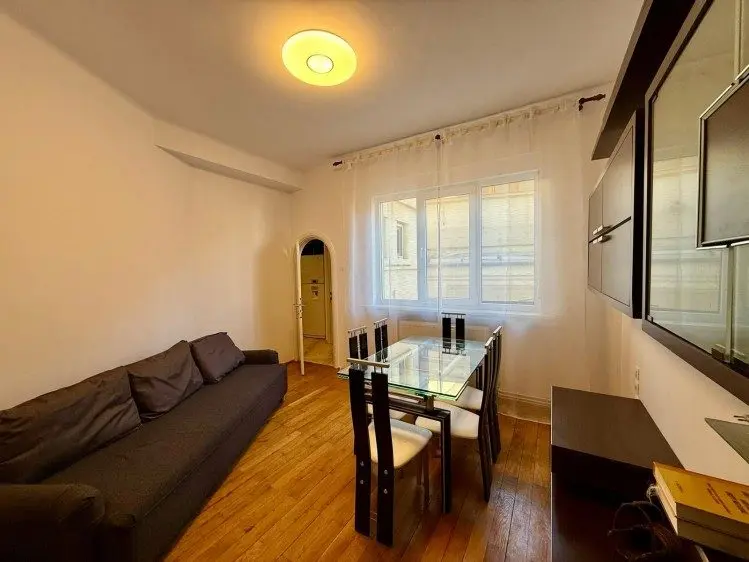 Apartment for sale 3 rooms Unirii area, Bucharest 73 sqm