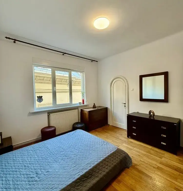 Apartment for sale 3 rooms Unirii area, Bucharest 73 sqm