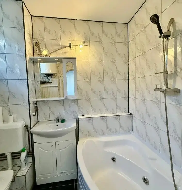 Apartment for sale 3 rooms Unirii area, Bucharest 73 sqm