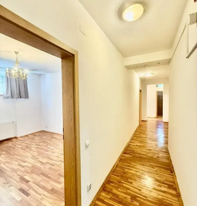Apartment for sale 5 rooms Charles de Gaulle Square, Bucharest