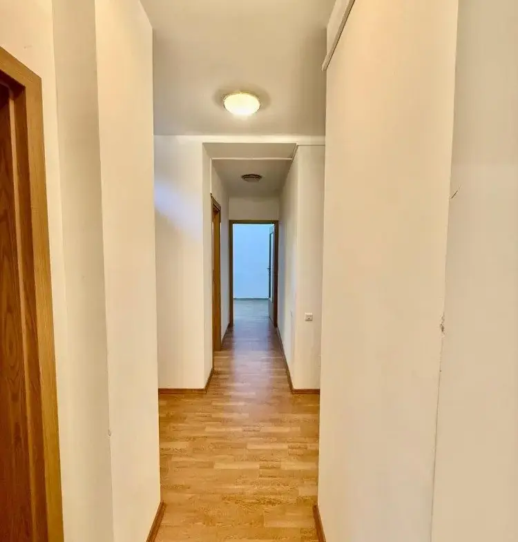 Apartment for sale 5 rooms Charles de Gaulle Square, Bucharest