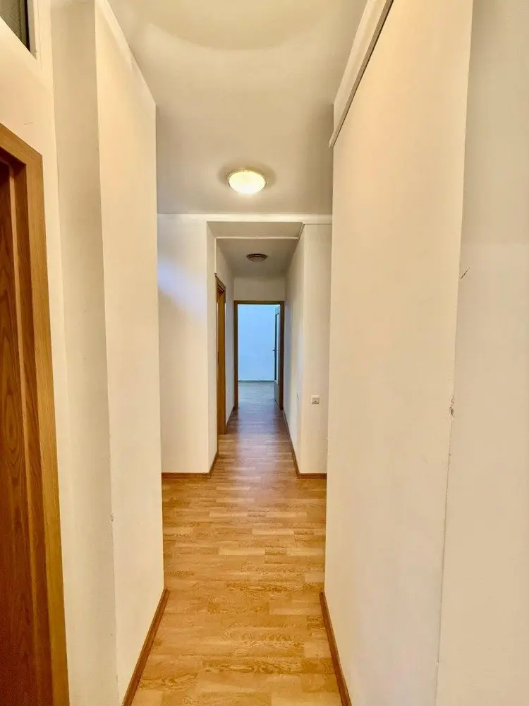 Apartment for sale 5 rooms Charles de Gaulle Square, Bucharest