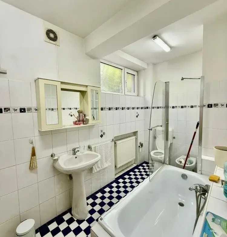 Apartment for sale 5 rooms Charles de Gaulle Square, Bucharest