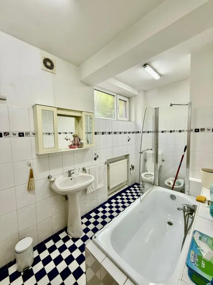 Apartment for sale 5 rooms Charles de Gaulle Square, Bucharest