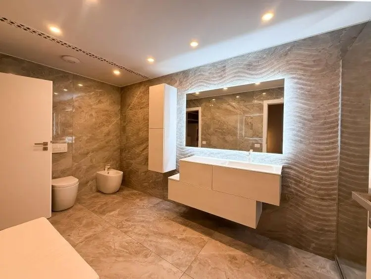 4 room exquisite apartment with lake view Barbu Vacarescu area, Bucharest