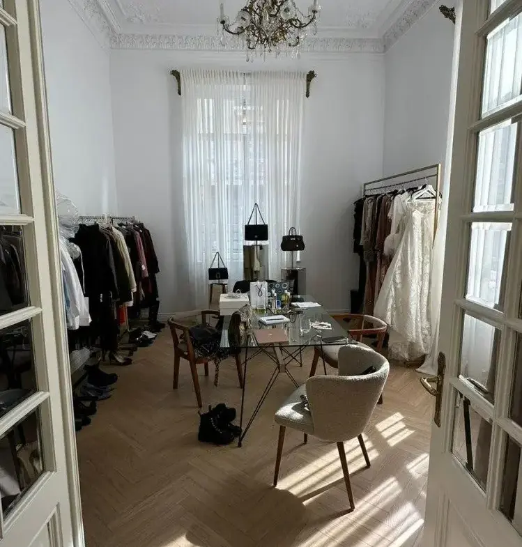 Apartment in villa for sale 4 rooms Calea Victoriei area, Bucharest