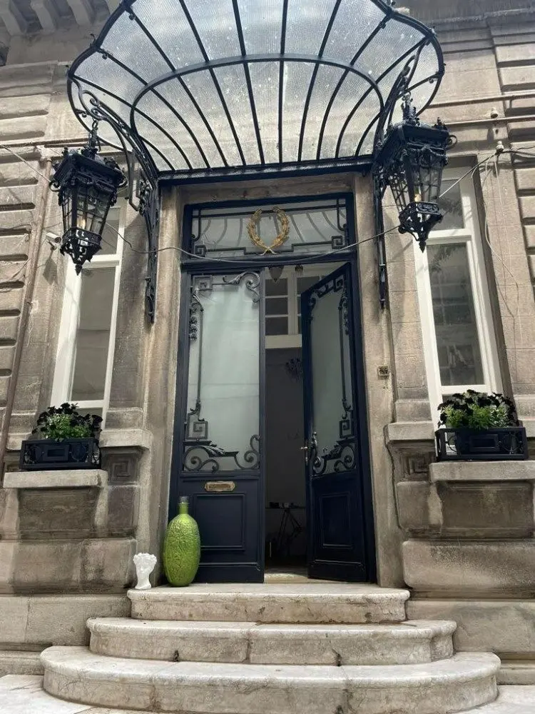 Apartment in villa for sale 4 rooms Calea Victoriei area, Bucharest