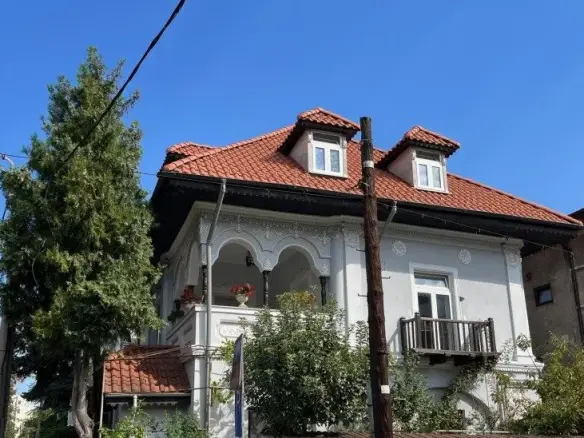 Special apartment in villa for sale 11 rooms Aviatorilor area, Bucharest