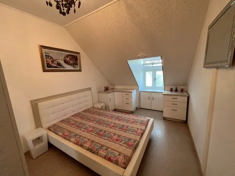 Special apartment in villa for sale 11 rooms Aviatorilor area, Bucharest