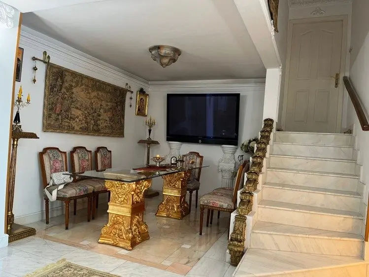 Special apartment in villa for sale 11 rooms Aviatorilor area, Bucharest