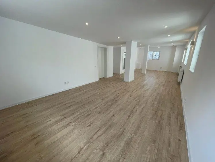 Beautiful apartment for sale triplex type 5 rooms Victoriei Square, Bucharest