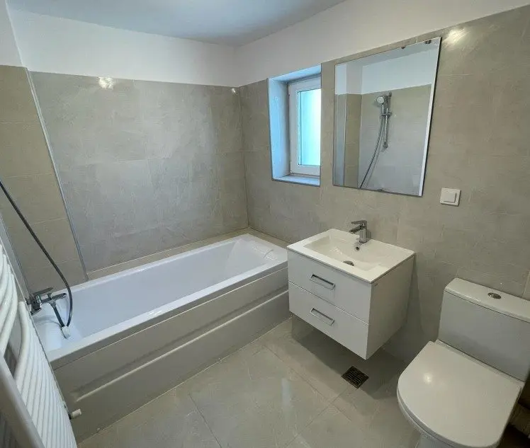 Beautiful apartment for sale triplex type 5 rooms Victoriei Square, Bucharest