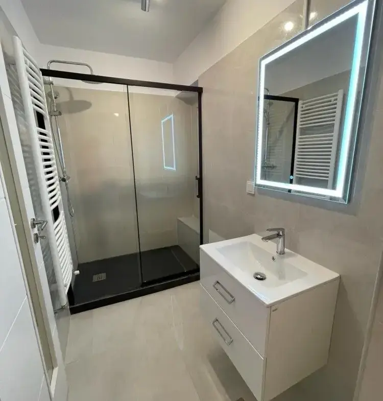 Beautiful apartment for sale triplex type 5 rooms Victoriei Square, Bucharest
