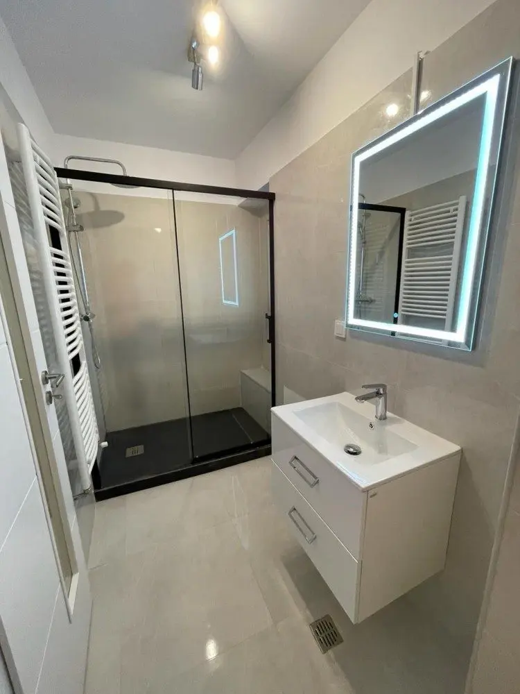 Beautiful apartment for sale triplex type 5 rooms Victoriei Square, Bucharest