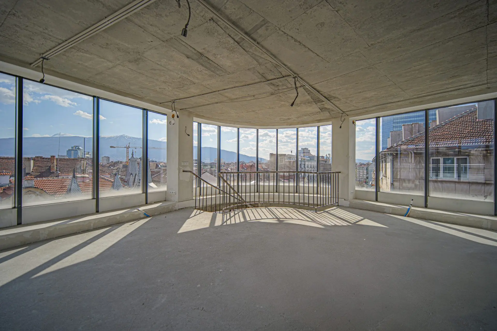 Exclusive penthouse in the city center with amazing views