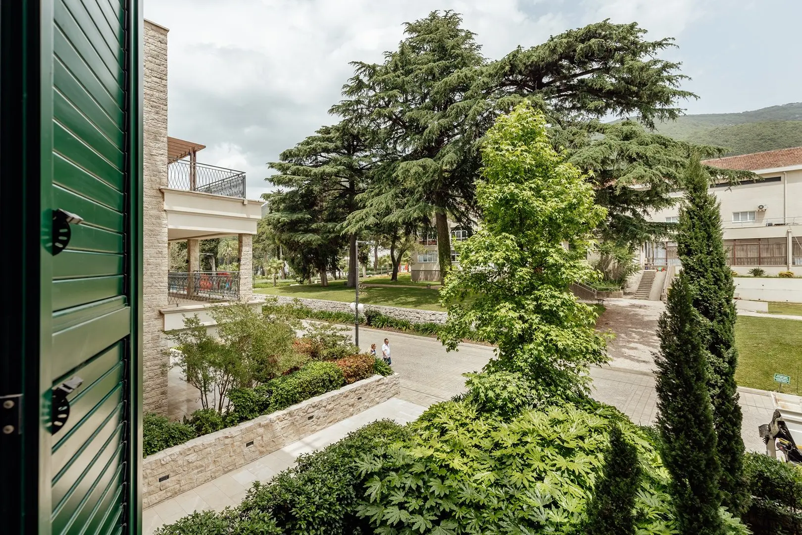 Three-bedroom apartment in Village Residence