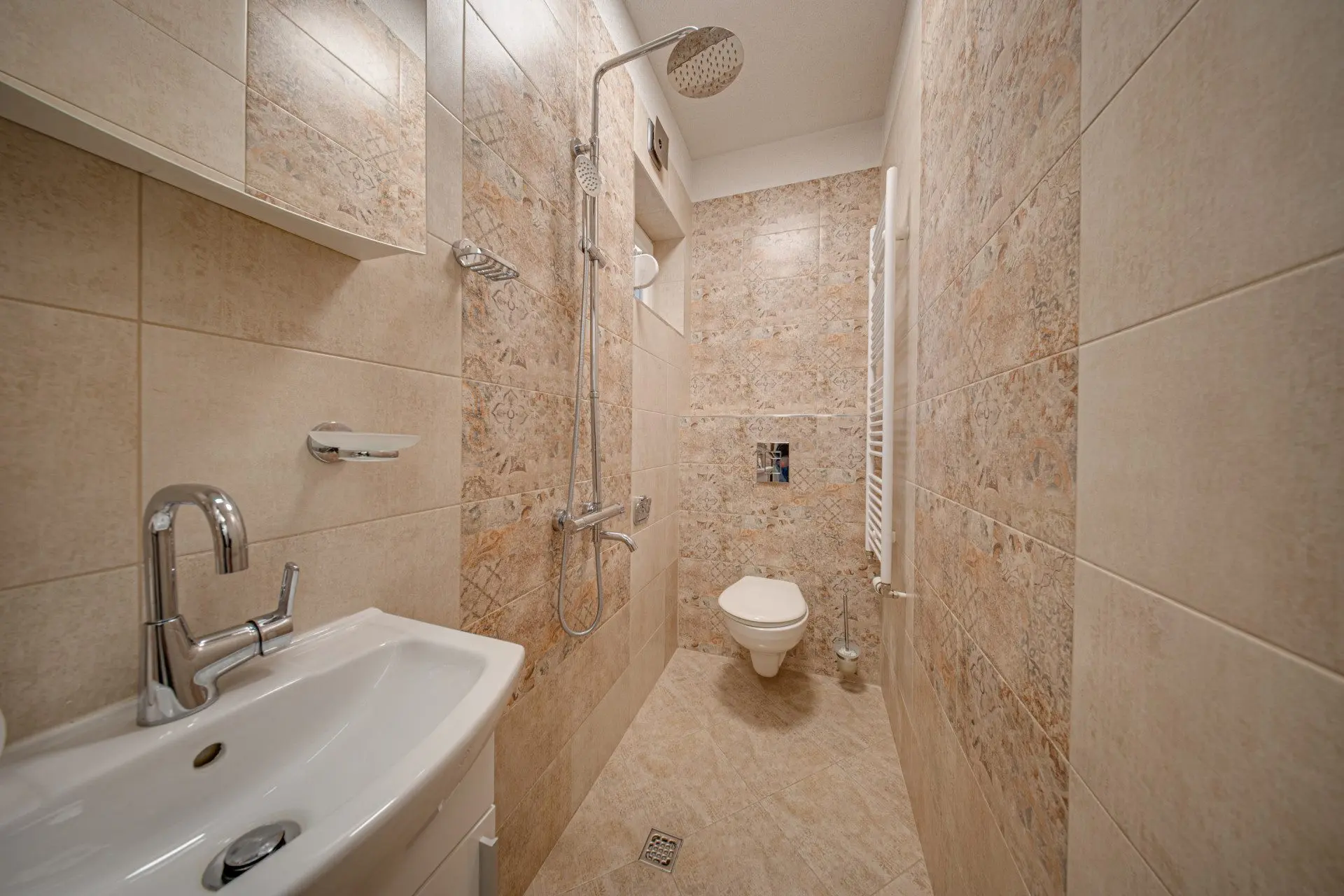 Fully renovated and partially furnished house in Oborishte for sale