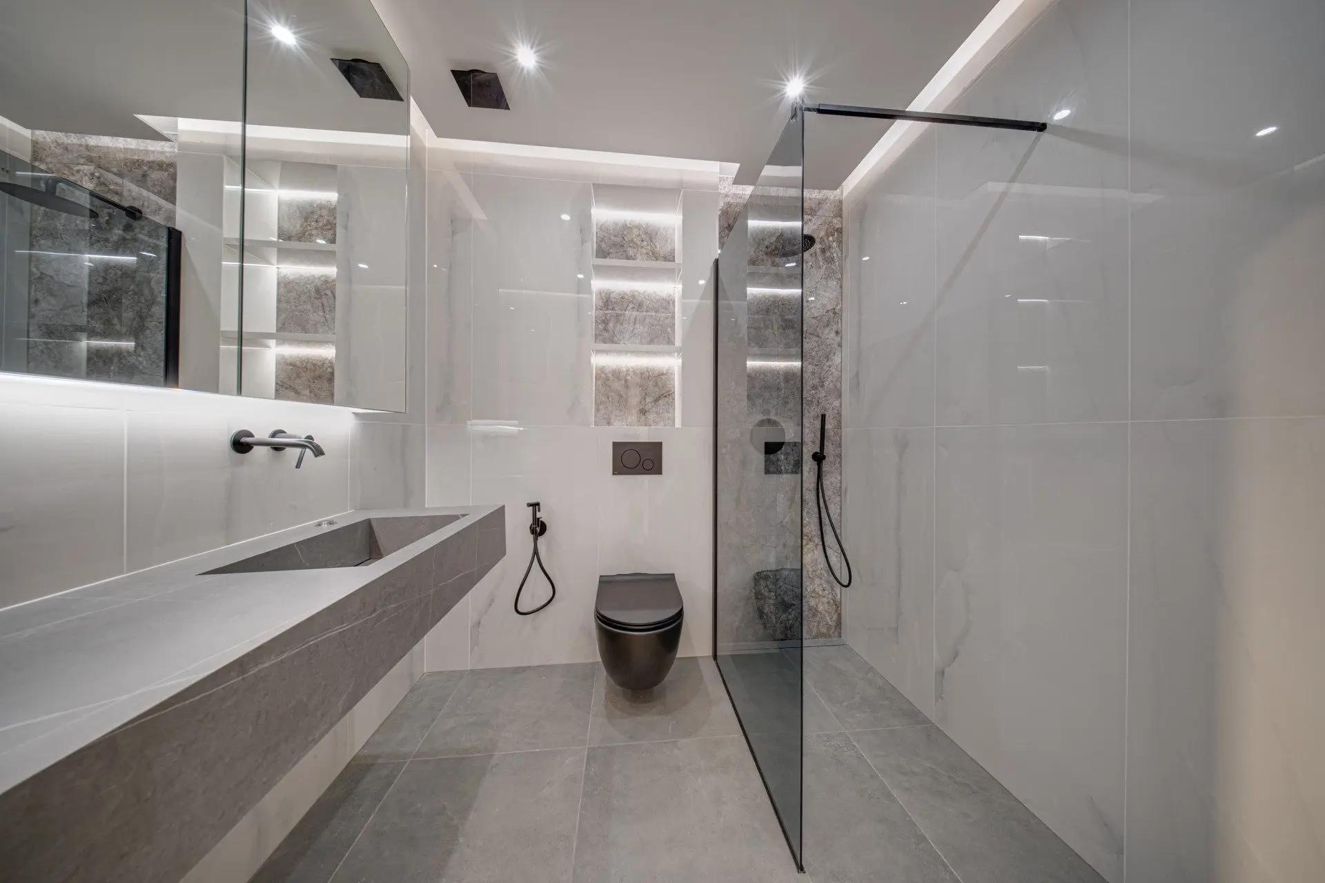 b3e073ee1482e4c015813f082b61d013 Luxurious two-bedroom apartment in an iconic, innovative building Kosher