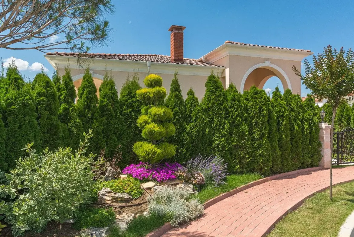 Luxurious villa with pool in Sunny Beach for sale