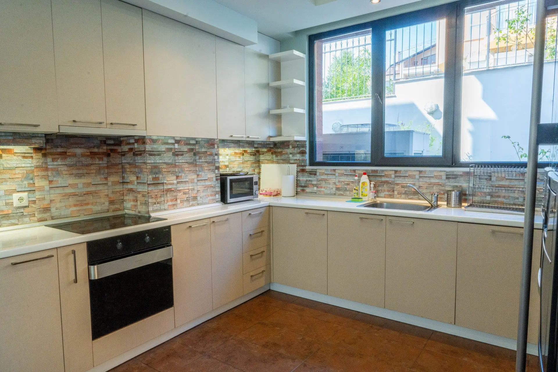 Spacious detached house in excellent condition and swimming pool in Budjaka area