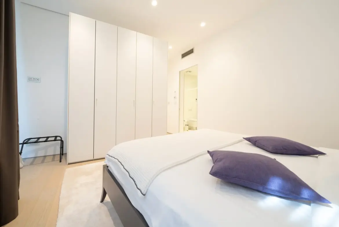 Seaside two-bedroom apartment