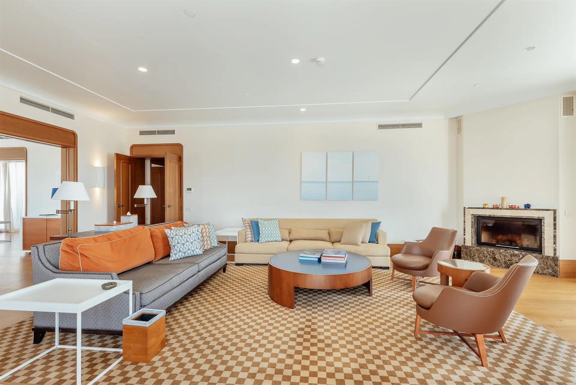 b4d9d556d04081d4e10aff58a4b06122 Luxurious penthouse within the Regent 5* hotel, Porto Montenegro
