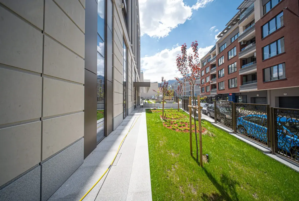 Multi-room apartment in a new elegant building on Cherni Vrah Blvd. for sale