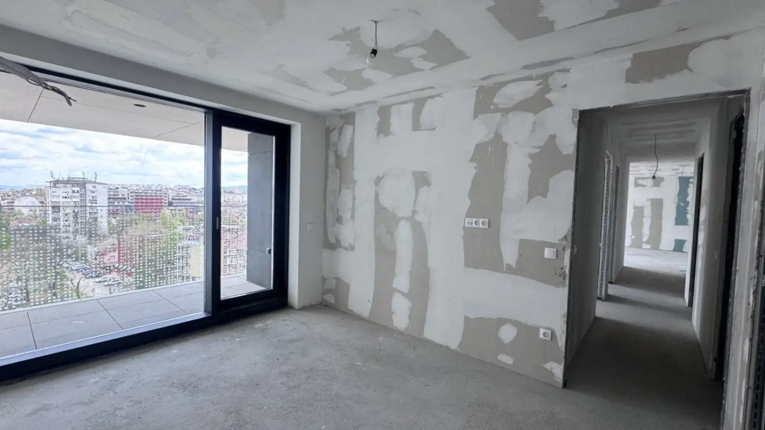 b51b268a67214af1b96b4c0a74e033c0 Three-bedroom apartment in a preferred newly built complex next to Zaimov Park