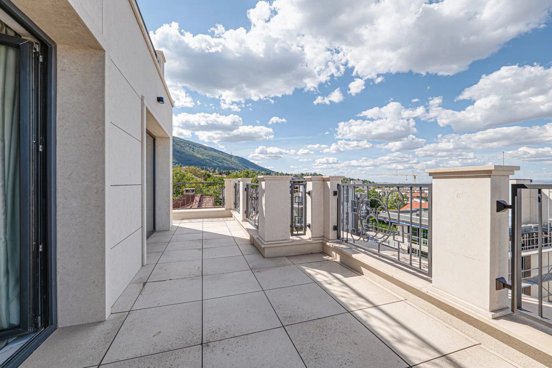 Two-bedroom apartment in a boutique building in Dragalevtsi near Britanica Park School