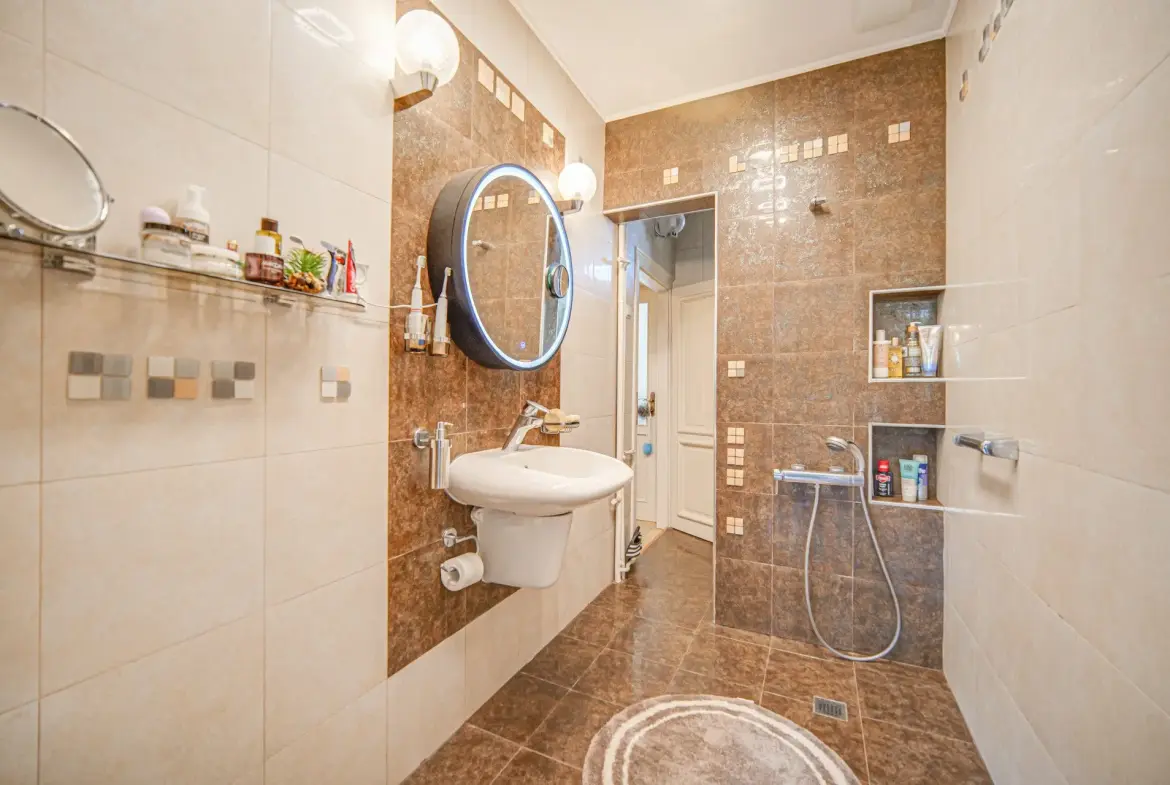 Elegant apartment with panoramic views in the heart of Sofia for sale