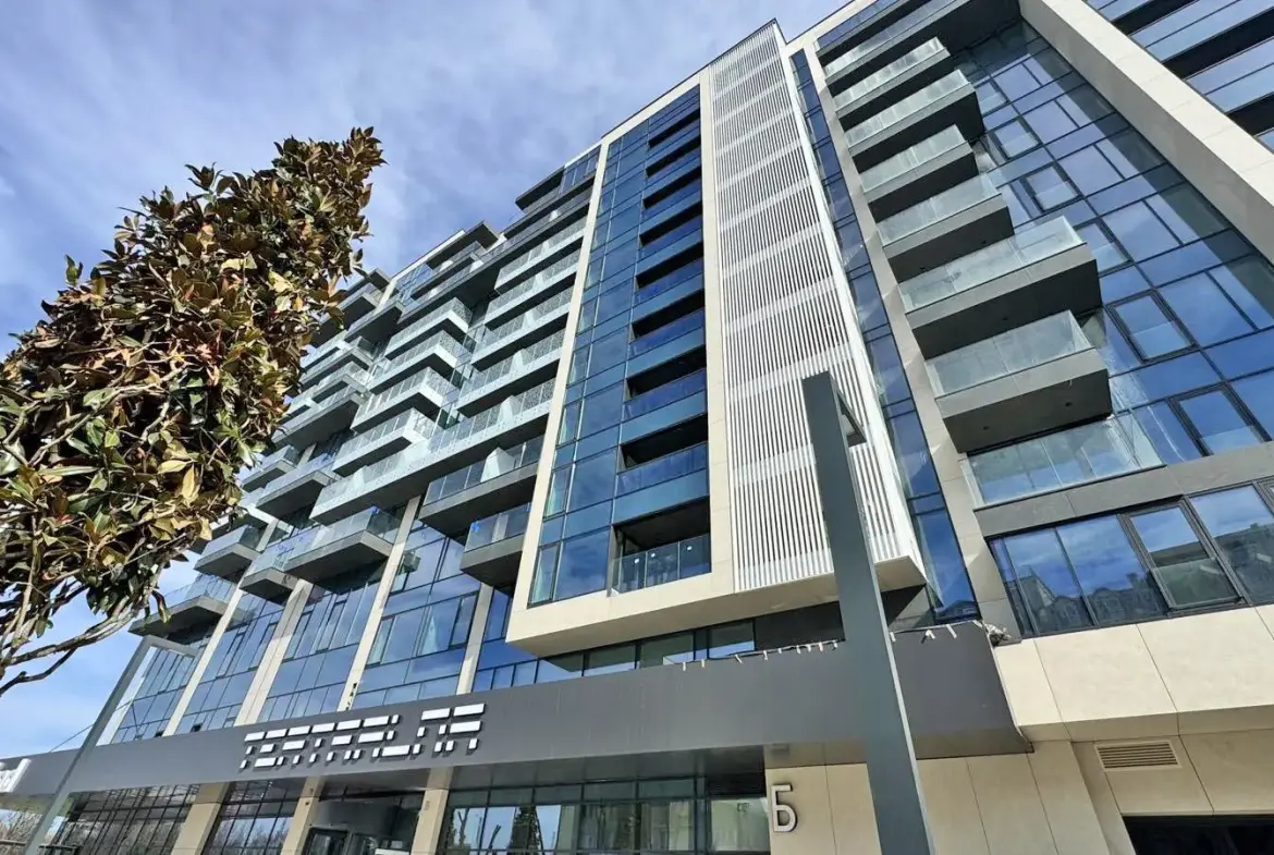 Two-bedroom apartment in a luxury complex near Zaimov Park