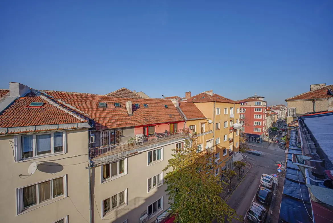Penthouse with a panoramic terrace next to the National Palace of Culture for sale