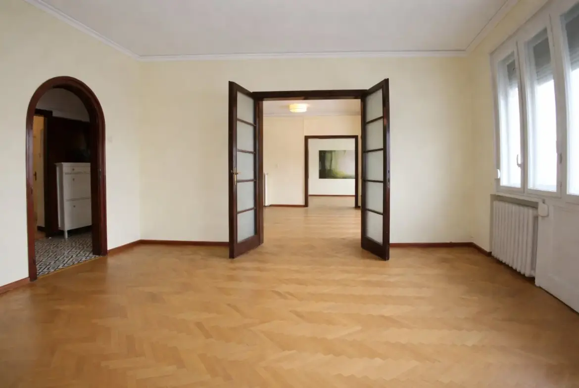 Aristocratic apartment in Doctor’s Monument for sale