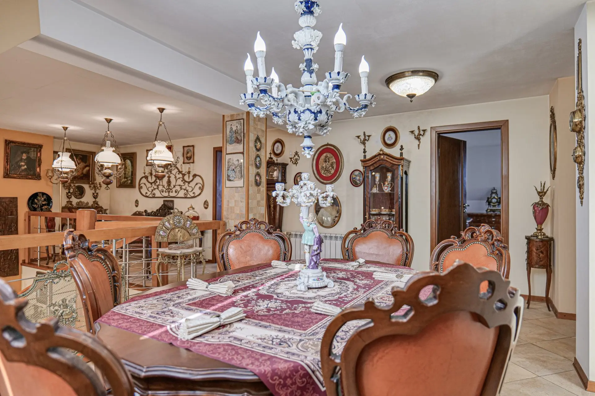 Aristocratic multi-room apartment with unique antiques in Mladost 1 for sale