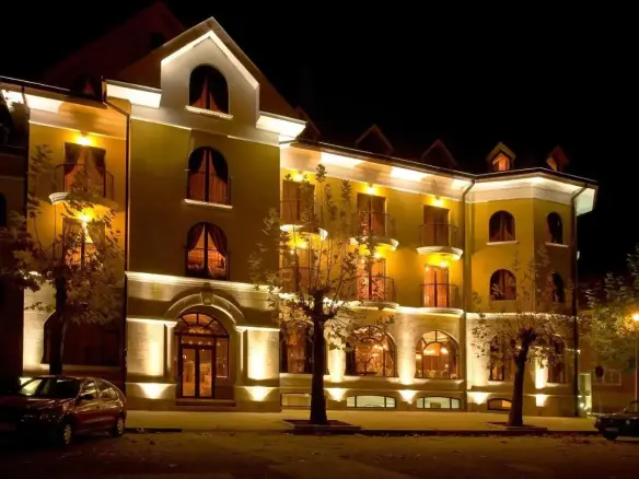 Hotel with restaurant in Hisarya for sale