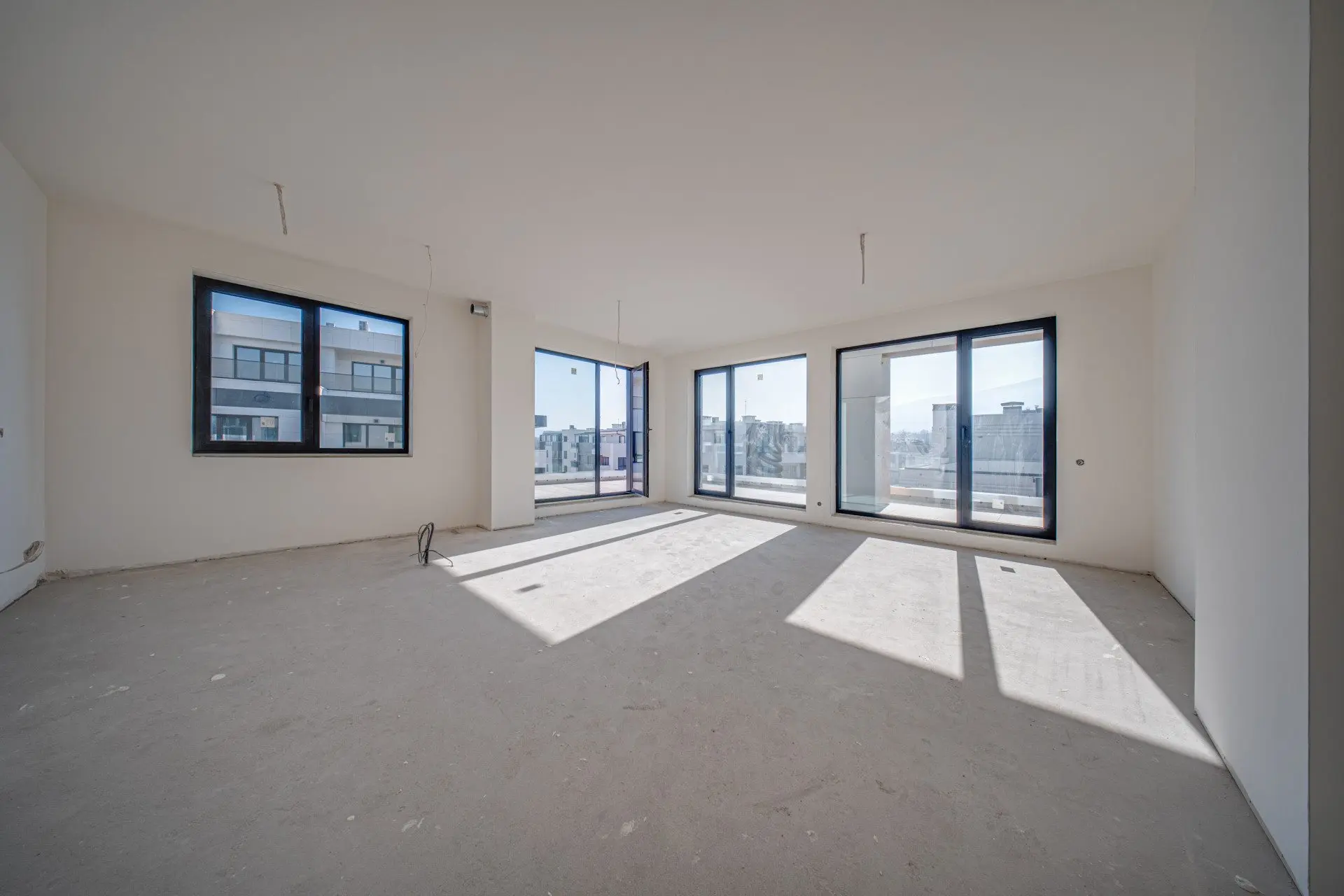 bae9087b92225d59fa7b63af66e71d42 Penthouse with panoramic views in a new luxury building in Krastova Vada for sale