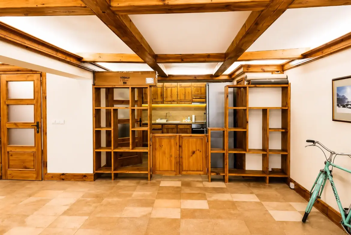 Detached house located in the heart of the old town and the iconic Greek Quarter